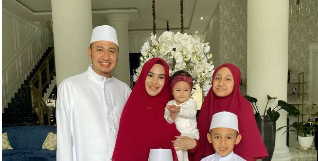 Lihat Video Home Tour (2) Rumah Mewah Kartika dan Habib