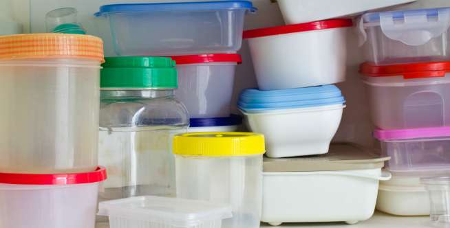 Yakin dengan Keamanan Alat Makan Plastik Anak? Periksa Kodenya