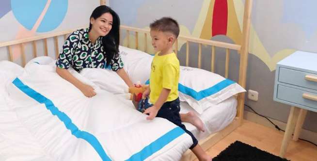 Lihat Yuk Kamar Mainan Juna dan Kai