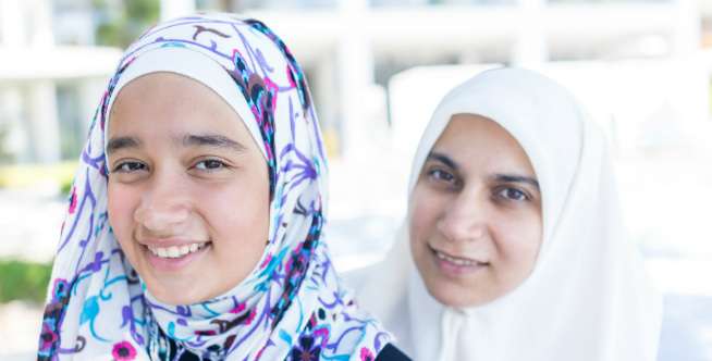 1. Membiarkan anak tak menyelesaikan tugas sekolahnya