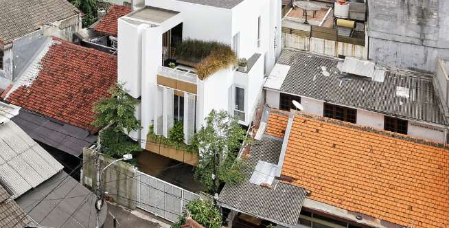 Lantai Satu Khusus Mobil