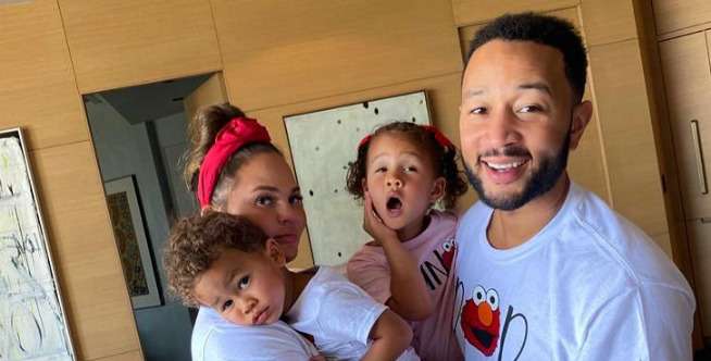 Chrissy Teigen Bikin Ruangan Mirip Kelas di Sekolah, Hasilnya Keren!
