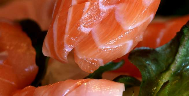 Anak Mulai Penasaran dengan Sashimi, Kapan Boleh Makan?