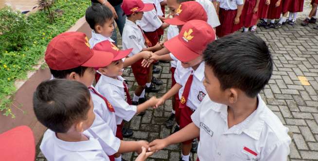 4 Langkah Bantu Buah Hati Buat Hubungan Pertemanan