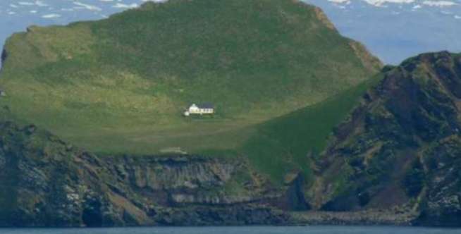 Menguak Rumah Paling Sepi di Dunia, Lokasinya di Islandia