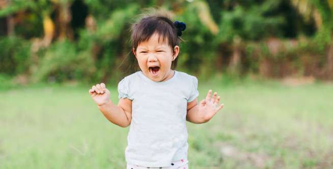 2. "Dia selalu memberitahuku apa yang harus aku lakukan"