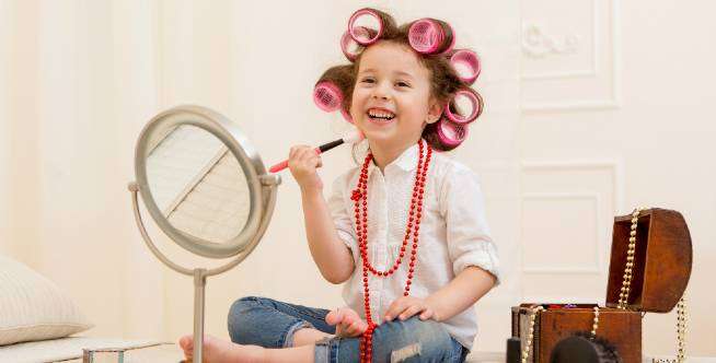 3. Bermain make up
