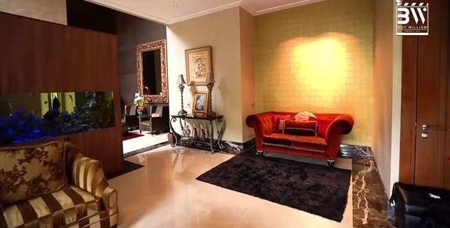 3. Lantai Berbahan Marmer