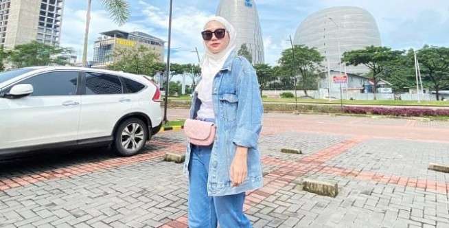 4. Gaya Simple