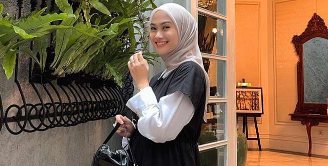 Dress hitam