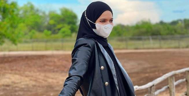 Blazer Berbahan Kulit