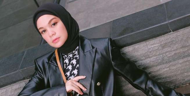 Dark Hijab