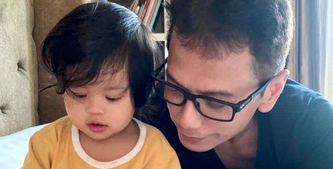 Momen Gemas Wishnutama Temani Putrinya yang Baru Bisa Jalan