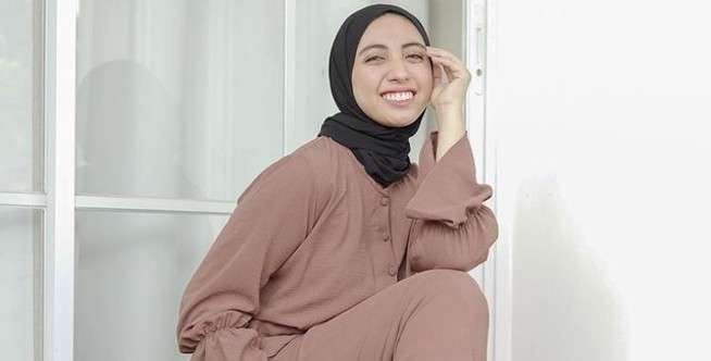 Flowy Dress Krem untuk Kegiatan Sehari-hari