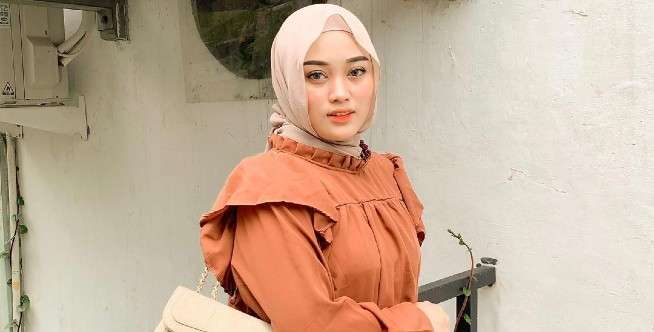 Girly dengan Midi Dress