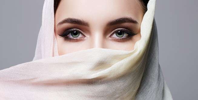 Mencuci kerudung dengan tangan