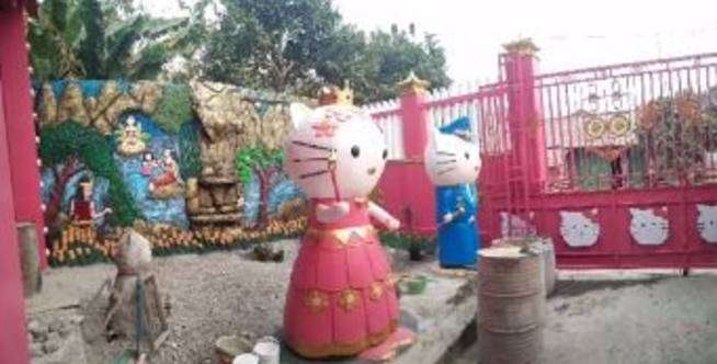 Lihat video Istana Hello Kitty di Mojokerto