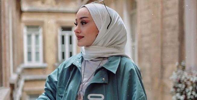 Padu Padan Jaket Paling Aman dengan Monochrome