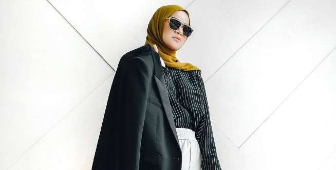 Outfit di Pantai