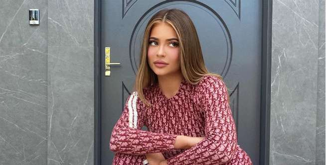 Intip Rumah yang Baru Dibeli Kylie Jenner untuk Karantina Mandiri