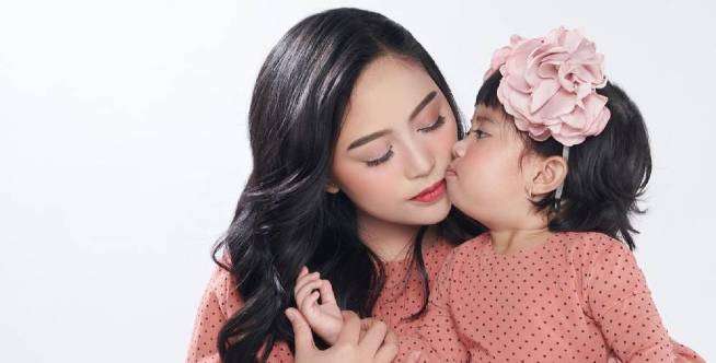 Putri Balita Rachel Vennya Sudah Tenteng Tas Gucci, Berapa Harganya?
