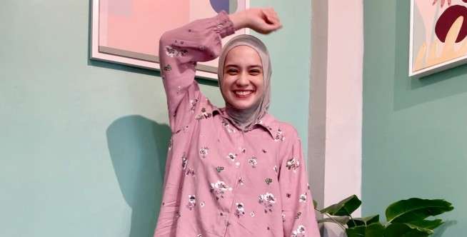 Terusan panjang merah menawan