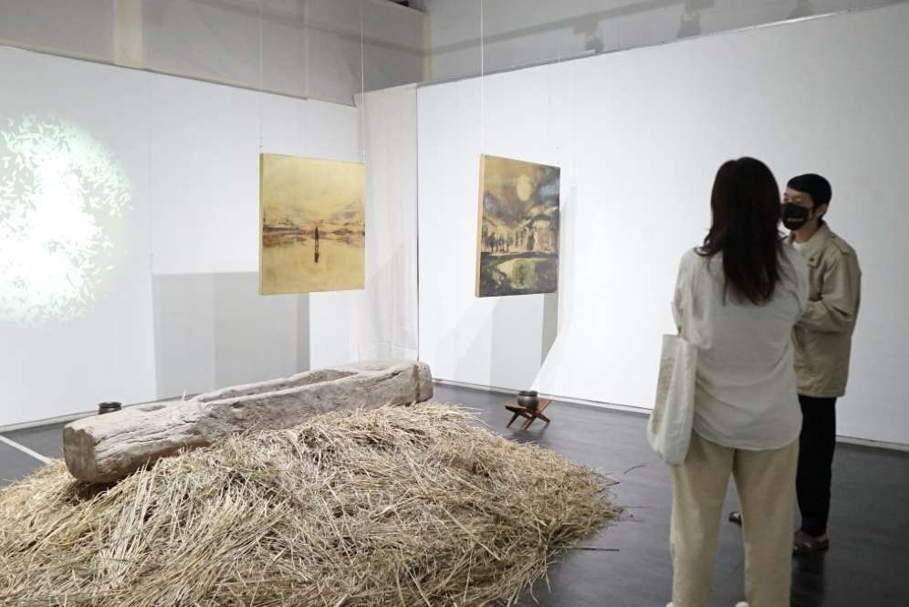 Kolaborasi dengan Banyak Pihak