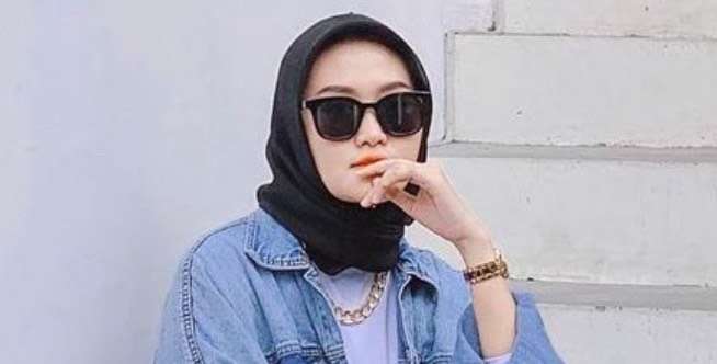 Inspirasi mix and match jaket denim