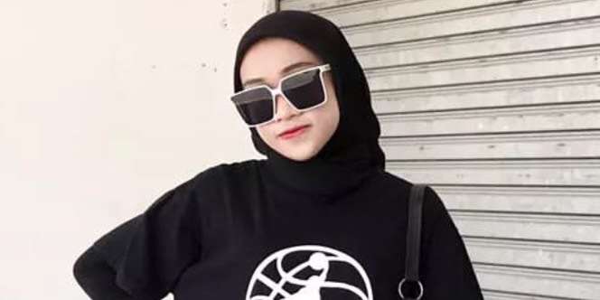 Tips tampil kasual dengan rok