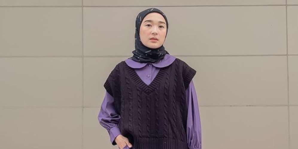 Outfit Hitam dan Ungu