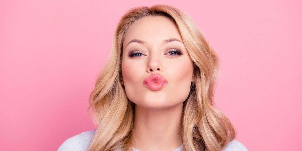 Kesalahan Makeup yang Menimbulkan Jerawat