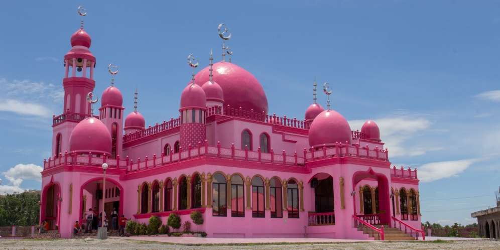 Atraksi yang Menarik, Juga Pas Buat Muslim