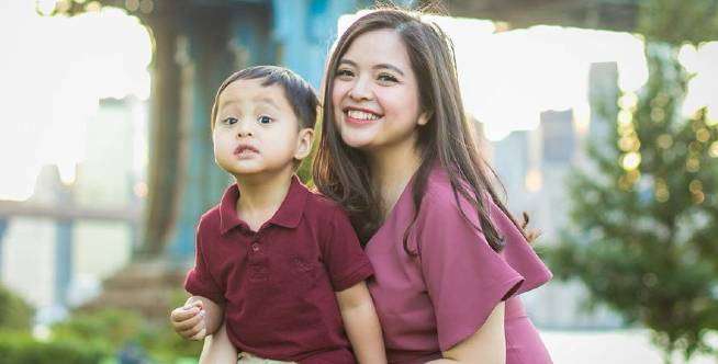 Tasya Kamila Bandingkan Foto Kecilnya dengan Sang Putra, Seperti Kembar!