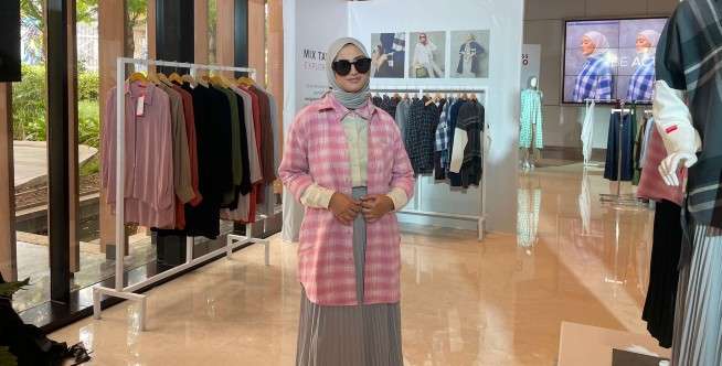 Gaya Hijab Retro Munira Agile