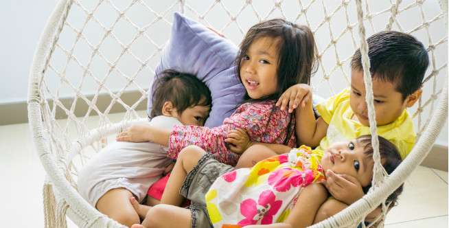 Pemicu Menyimpangnya Akhlak Anak, Ayah Bunda Wajib Tahu