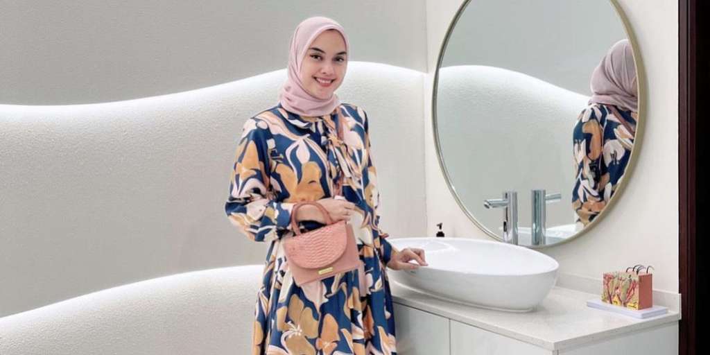 Paduan tunik dengan legging