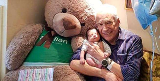 Cerita Pria yang Baru Jadi Ayah di Usia 83 Tahun