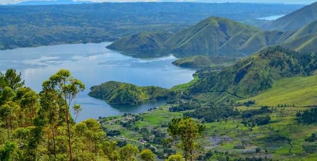 2. Danau Sidihoni