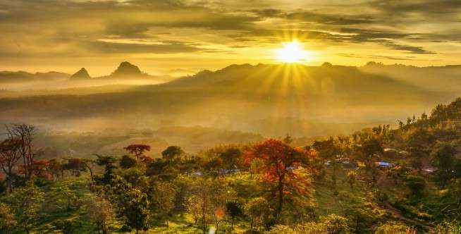 2. Air Terjun Kedung Maor