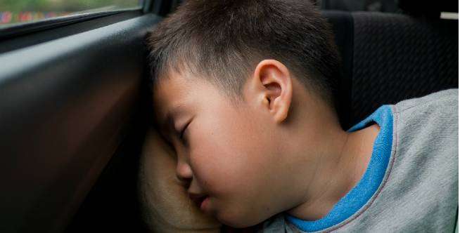 Jangan Ajak Anak Bermalam di Mobil Saat Perjalanan Mudik