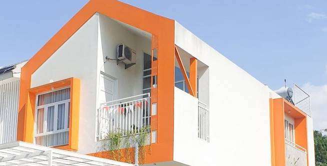 Rumah Mungil dengan Skylight, Cahaya Jadi Maksimal