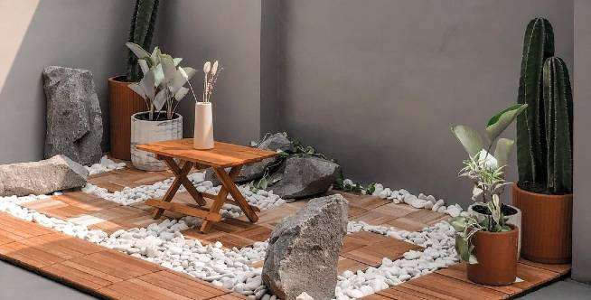 Perpaduan batu dan kayu