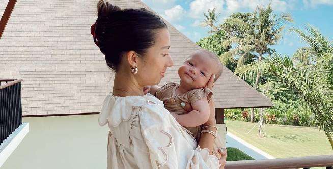 Olahraga Bareng Bayi ala Jennifer Bachdim, Bikin Body Goals!