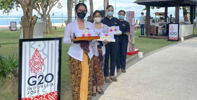 Menyediakan tempat untuk segala acara