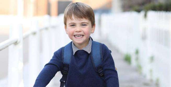 Putra Bungsu Pangeran William Mulai Sekolah, Lihat Pose Gemasnya