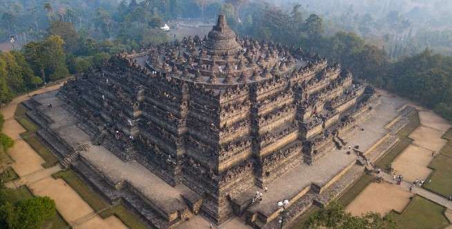 1. Candi Borobudur, Jawa Tengah