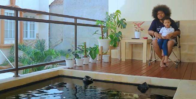 Desain Keren Balkon Kolam Ikan Rumah Babe Cabita