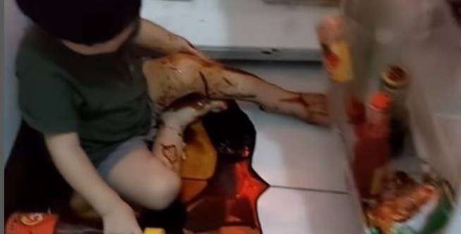 Balita Dikira Tenang Main Sendiri, Ternyata Mandi Kecap