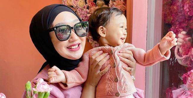 Sneakers Putih