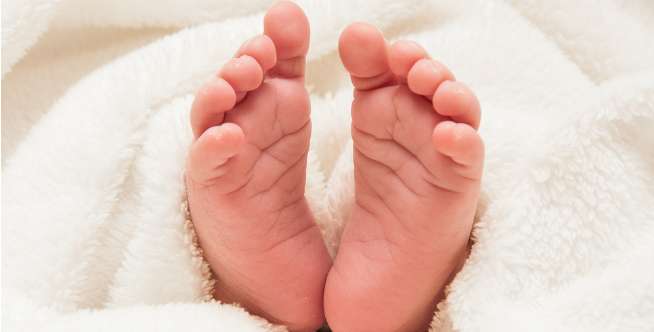2. Bayi sudah punya gigi